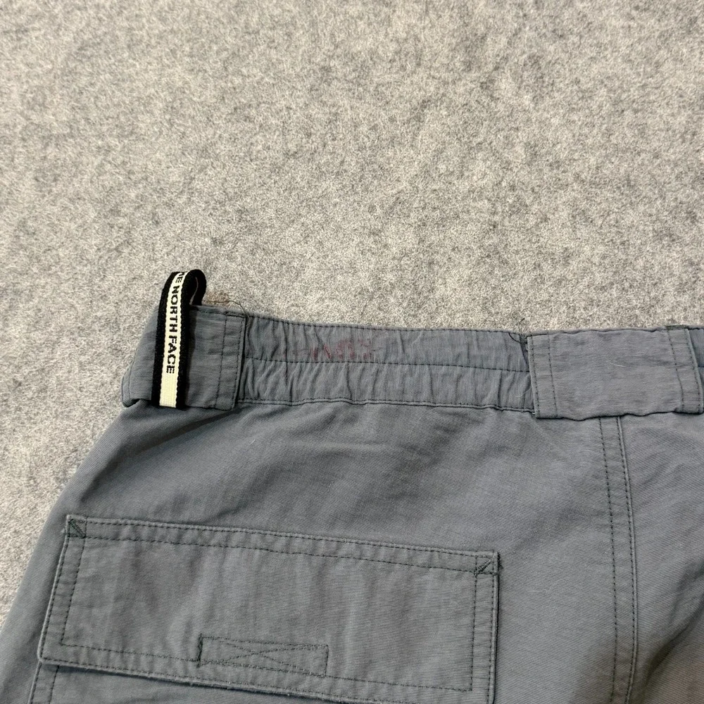 The North Face Vintage Gray Convertible Zip-Off Hiking Pants Men's Size Medium